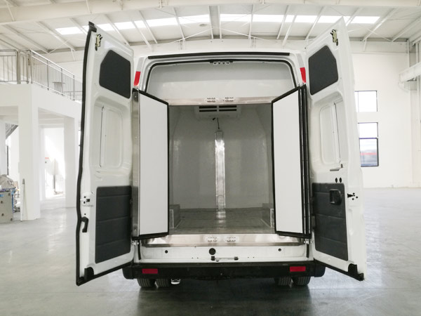 程力威牌CLW5040XLC6DP型冷藏車(chē)