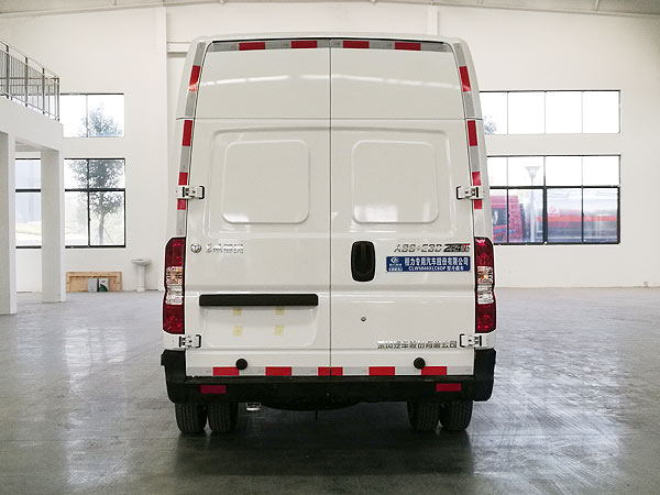 程力威牌CLW5040XLC6DP型冷藏車(chē)